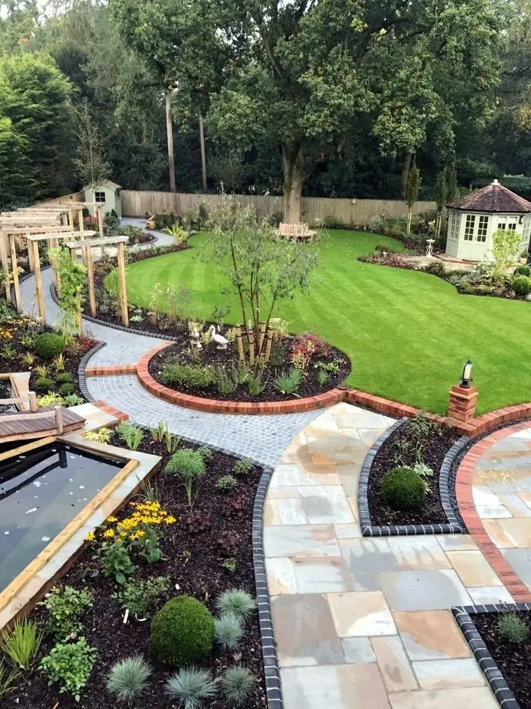 A garden of curves - completed garden image